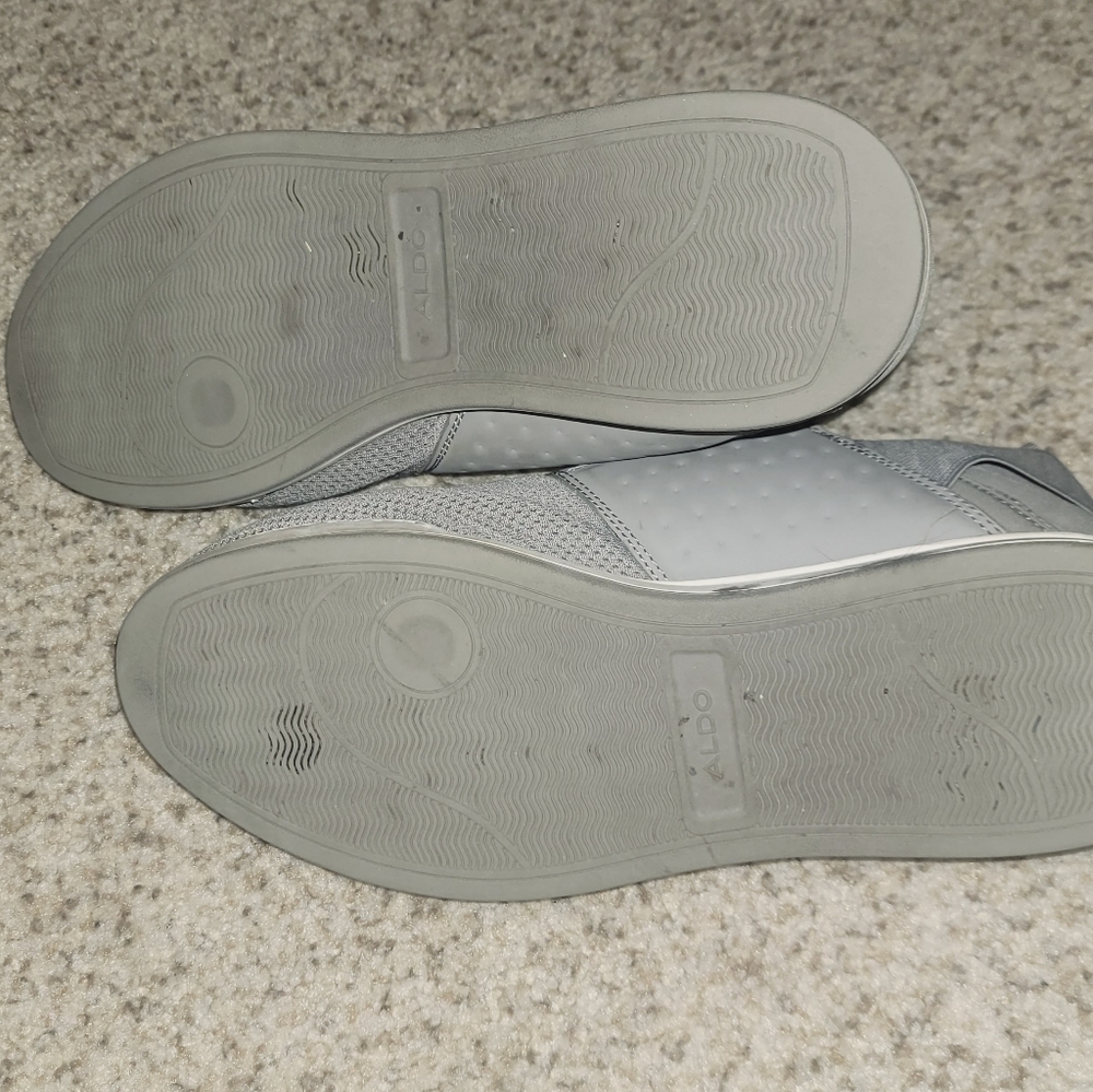 Lightweight Comfortable Aldo - image 3